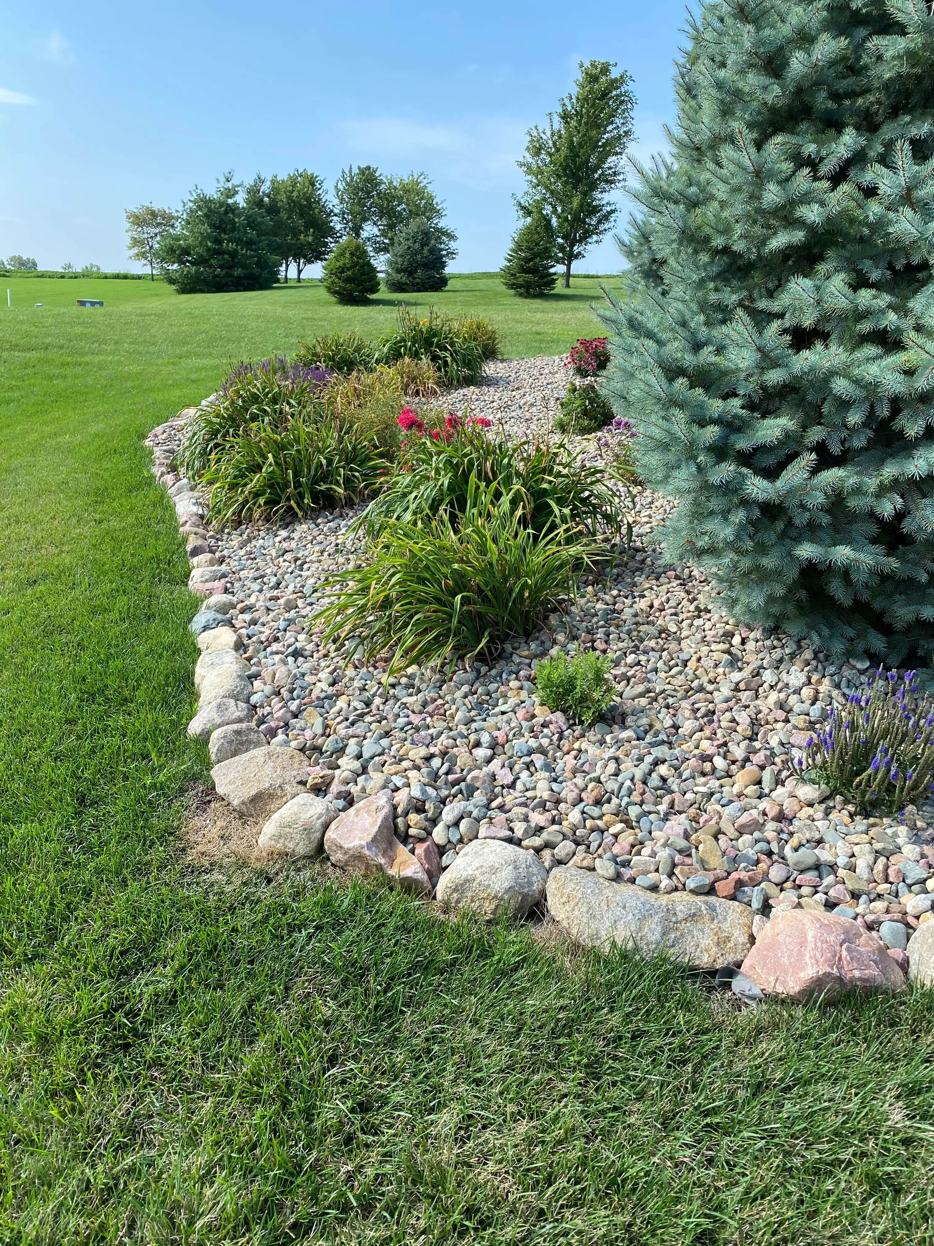 Landscape Bed Maintenance