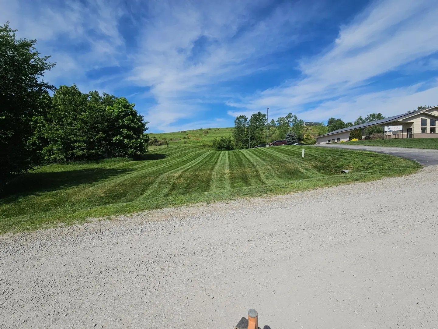Lawn care work by Buthe's Turf